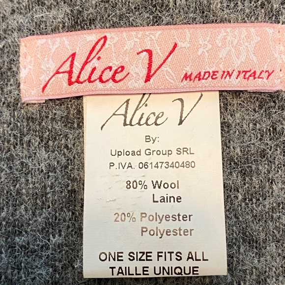 Alice V sleeveless swing wrap - Picture 4 of 4
